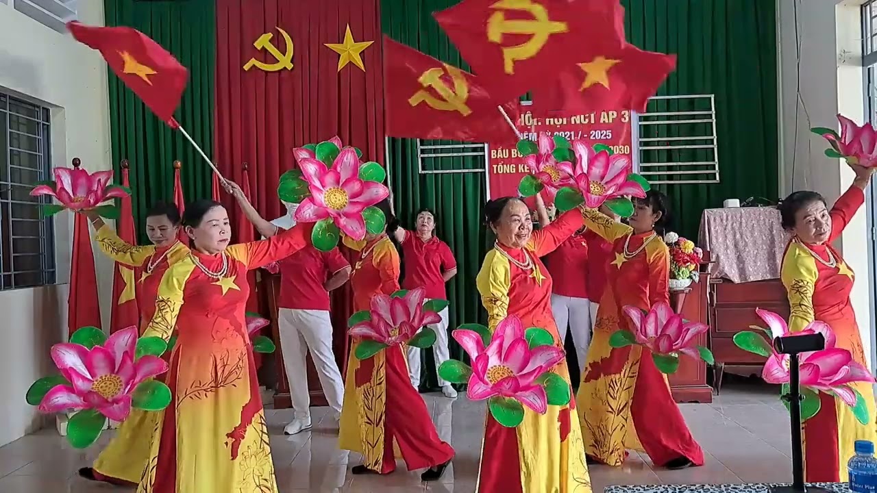 Liên khúc Chào mừng Đảng Cộng sản Việt Nam nhóm Phước Bình 3 thể hiện 