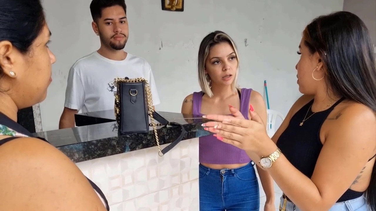 Ela tem VERGONHA da própria mãe atendente até isso acontecer com ela 😱