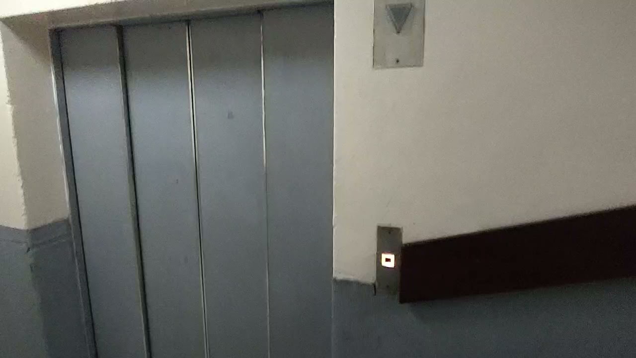 Mitsubishi (with touch sensitive fixtures) Freight Elevator at Concorde Hotel Singapore.