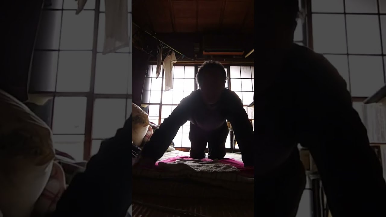 喜びは 全部 みんなに分け与える 苦しみは全部引き受ける ってやってエゴ を パニックにさせる ズタズタにする ぐちゃぐちゃにする 翻弄する 撲滅する エゴ がなければ 恥かいても ま いいか 