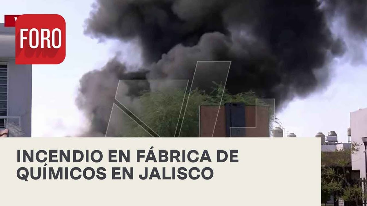 Bomberos combaten incendio en fábrica de químicos de Jalisco