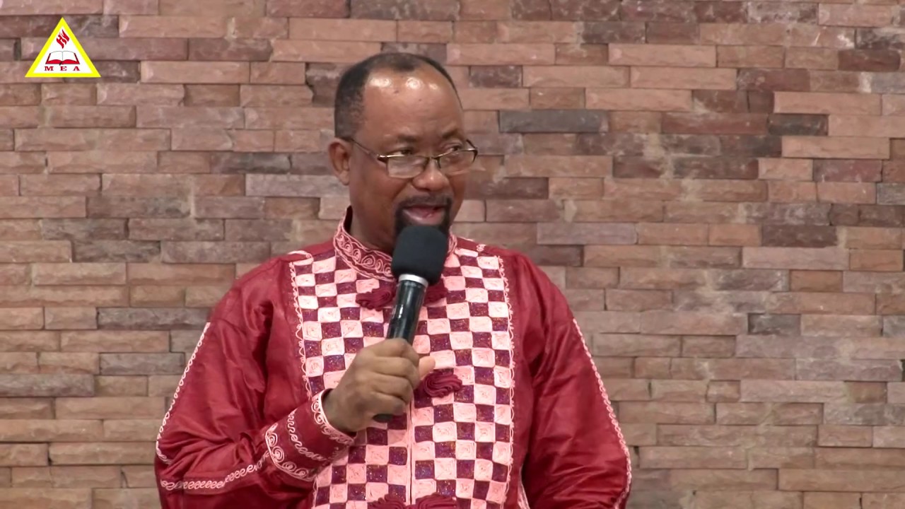 Pastor Luís Maposse - Viver não custa, o que custa é saber viver