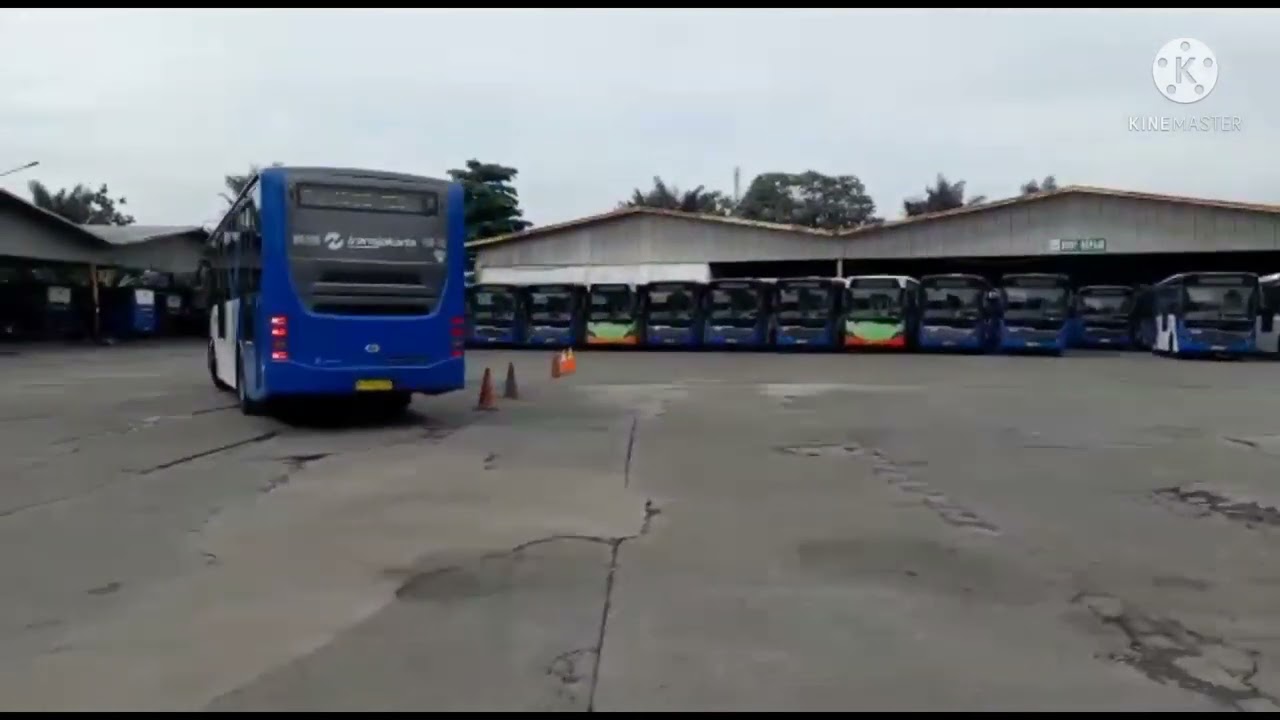 TEST KETERAMPILAN PARKIR CALON PRAMUDI BUSWAY MAYASARI!!!!