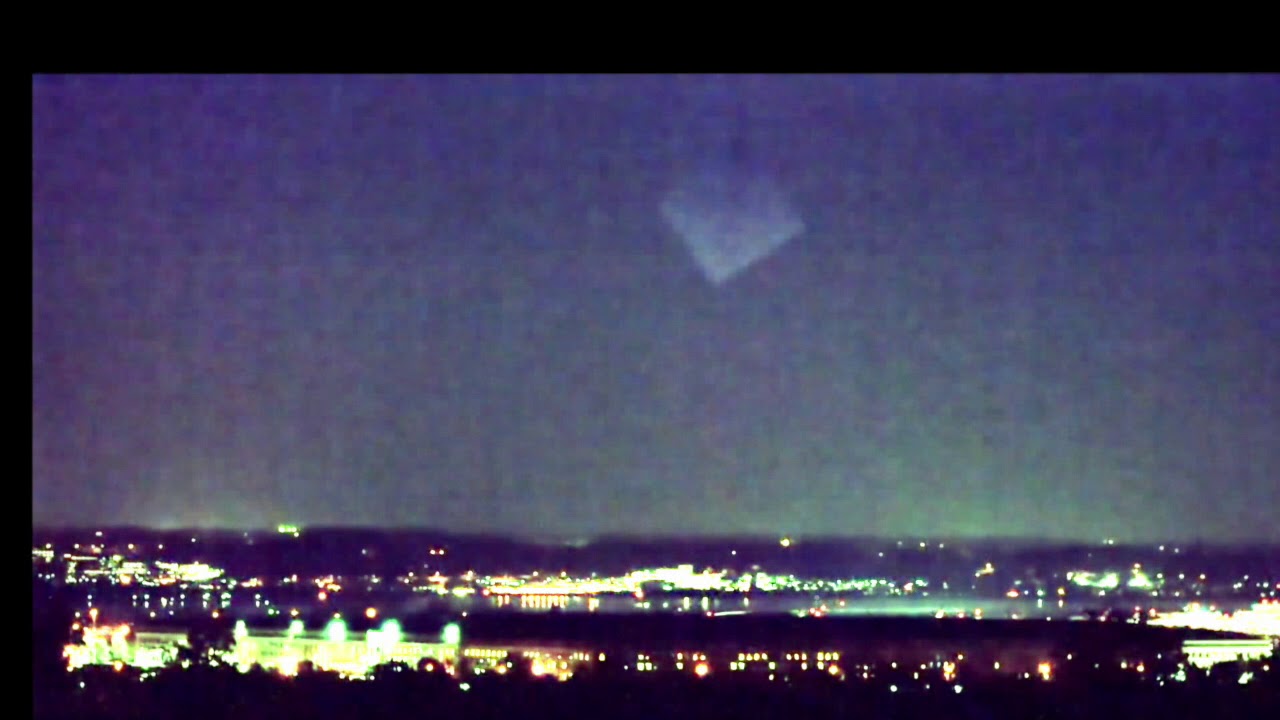 Pyramid UFO over Pentagon 