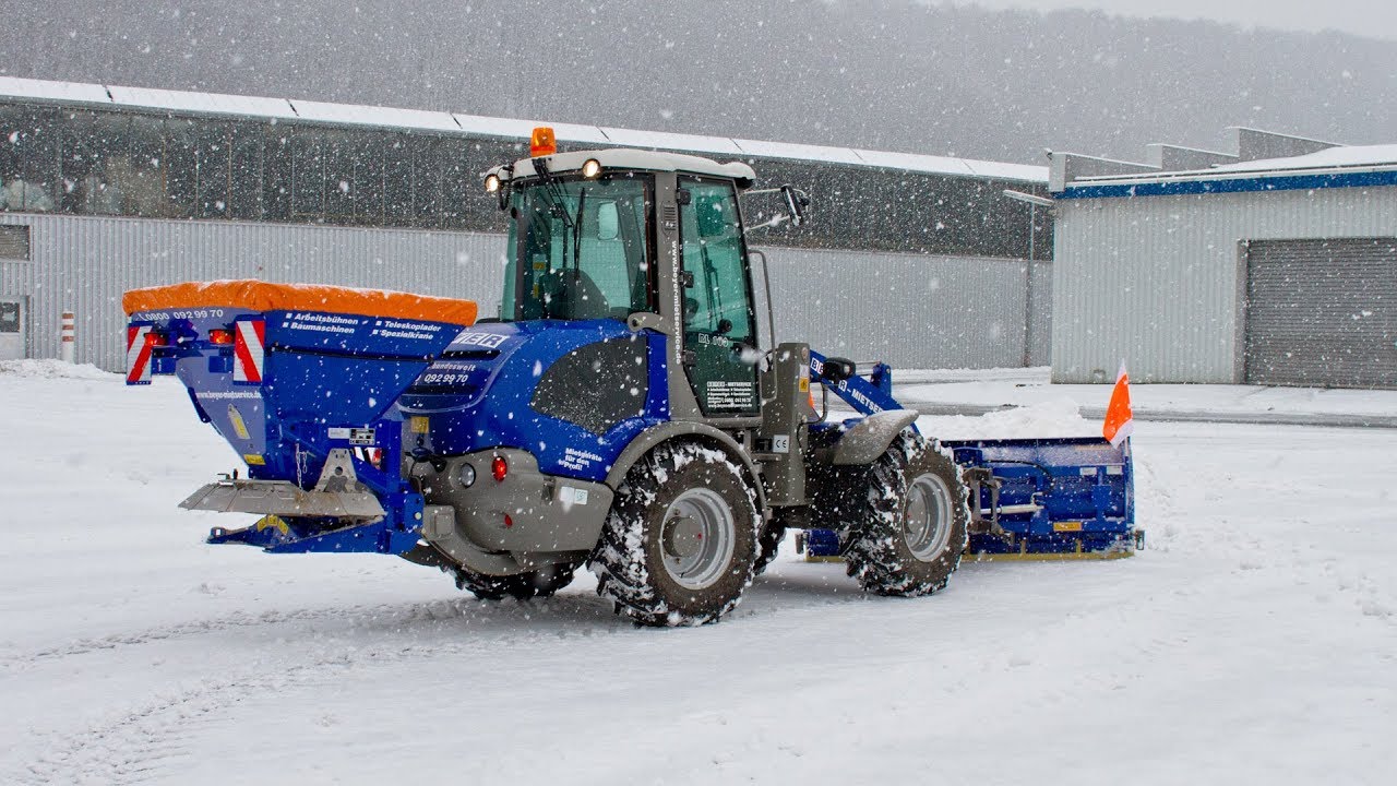 Radlader mieten für den Winterdienst | BEYER-Mietservice