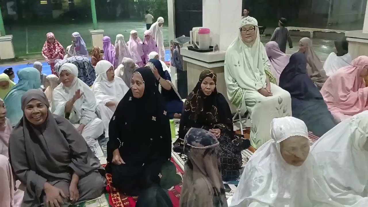 Pelaksanaan sholat tarawih malam ke 2 di Masjid Nurul Iman  PUP
