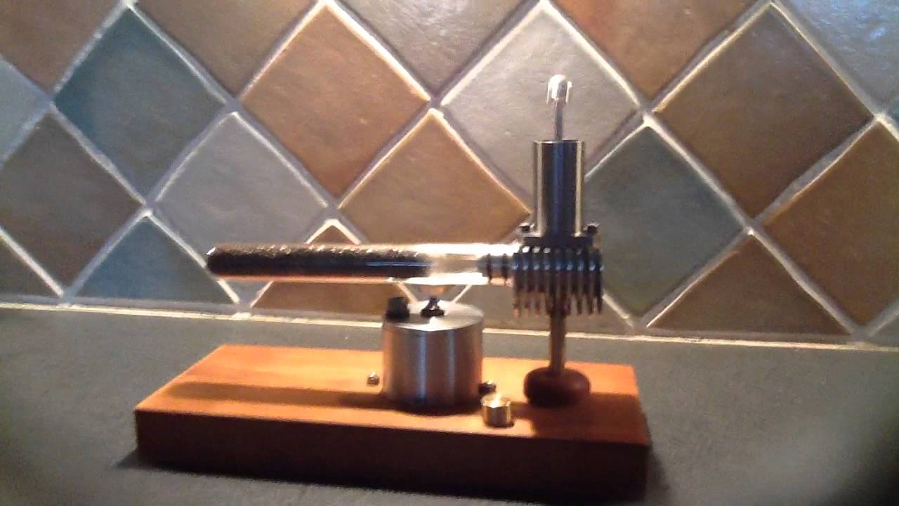 Free Piston Thermal Lag Engine