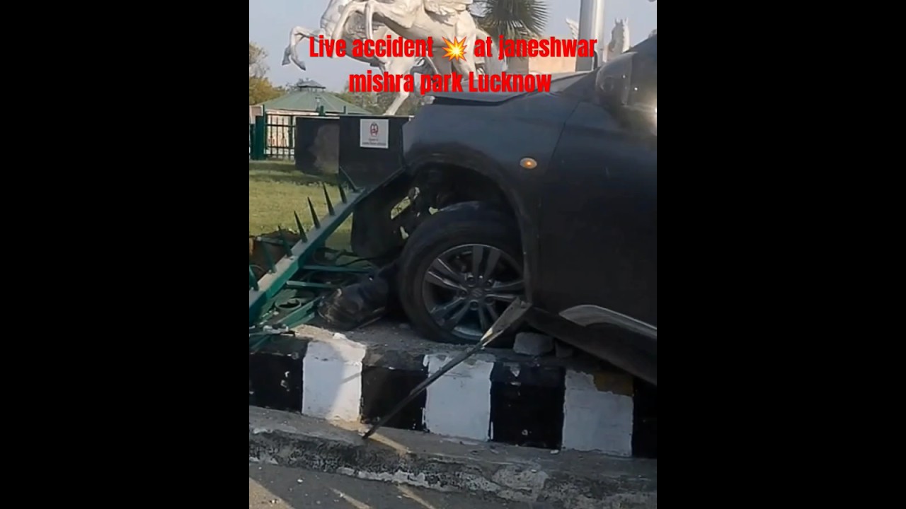 #live #car #crash 😭😞  #shorts #lucknow #explore #funny