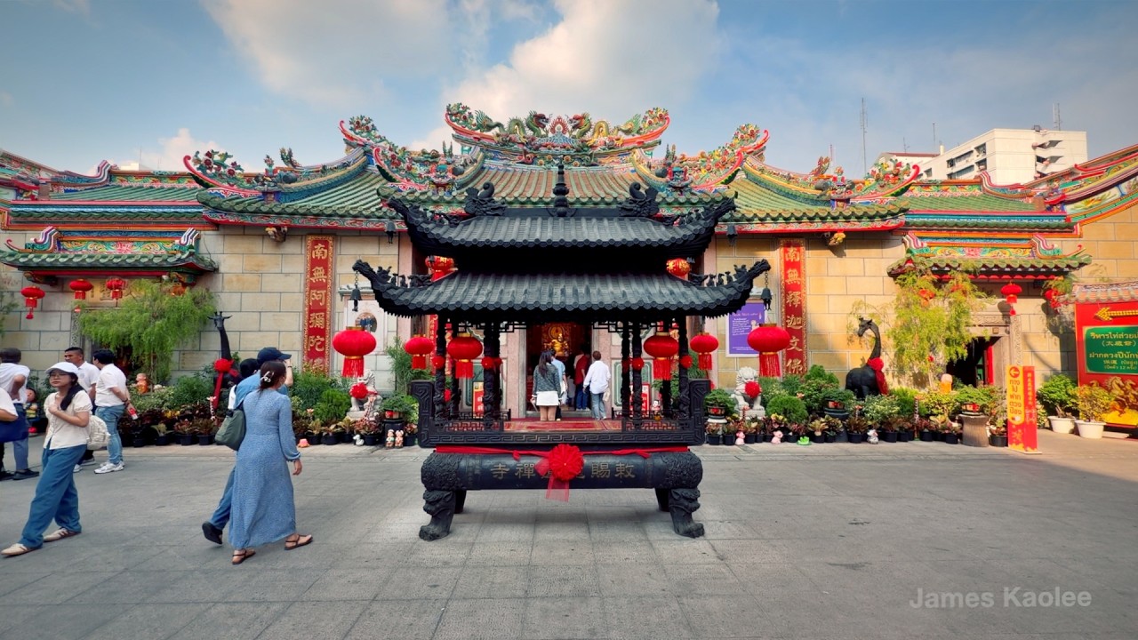 Wat Mangkon Kamalawat 龍蓮寺 : Buddhist Temple in Chinatown Bangkok