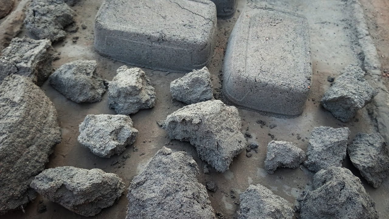 New video of soft fine black charcoal sand texture dry damp shapes crumbling dry in tub 💕