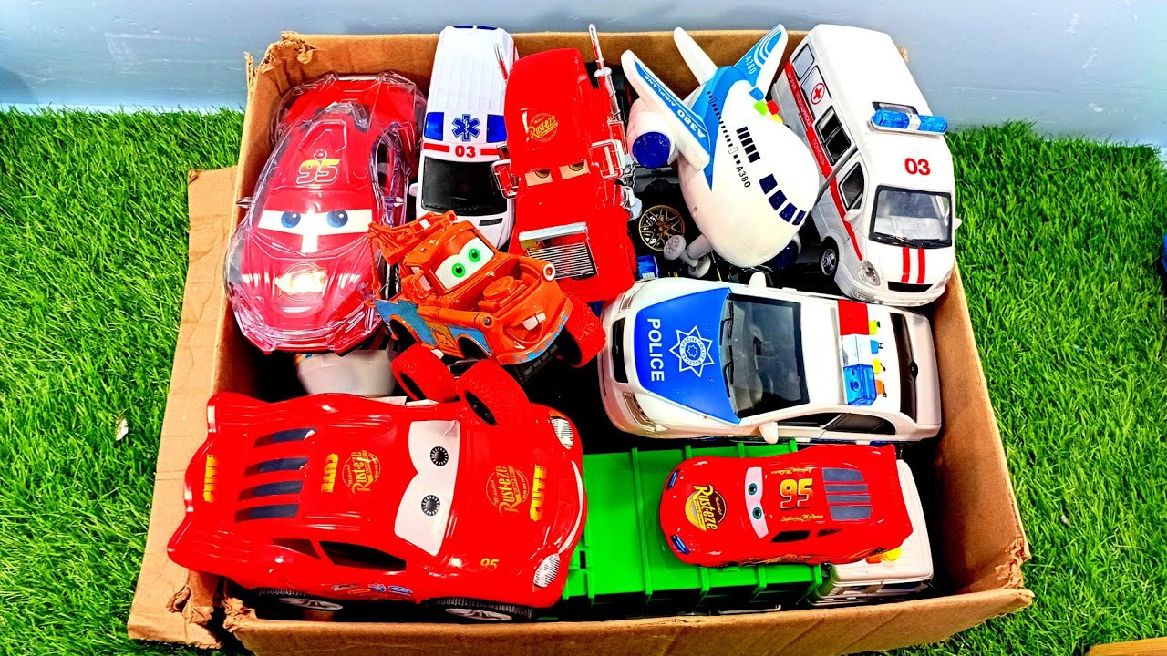 面白いおもちゃとパトカー、消防車のミニカーで走行テスト! 坂道走って落ちる! Fun Toys & Police and Fire Mini Cars Running Test!