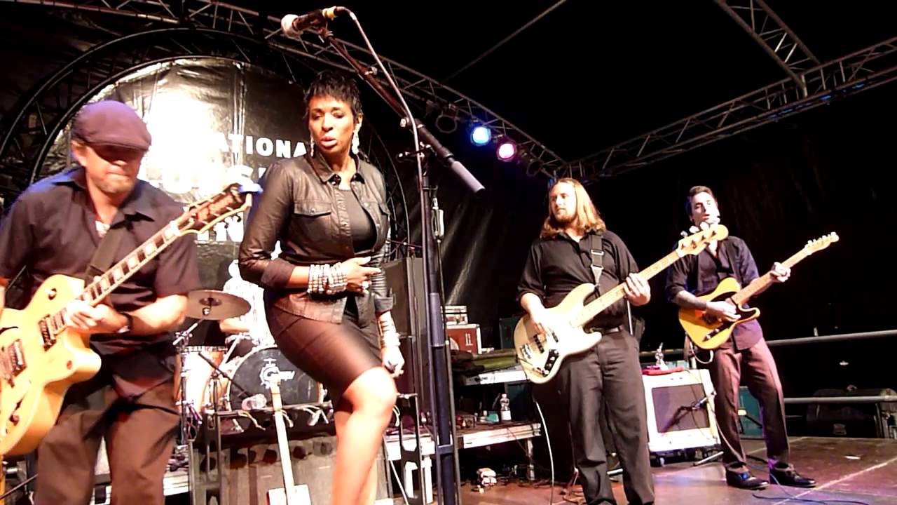 JP Soars & The Red Hots feat. Shakura S `Aida 