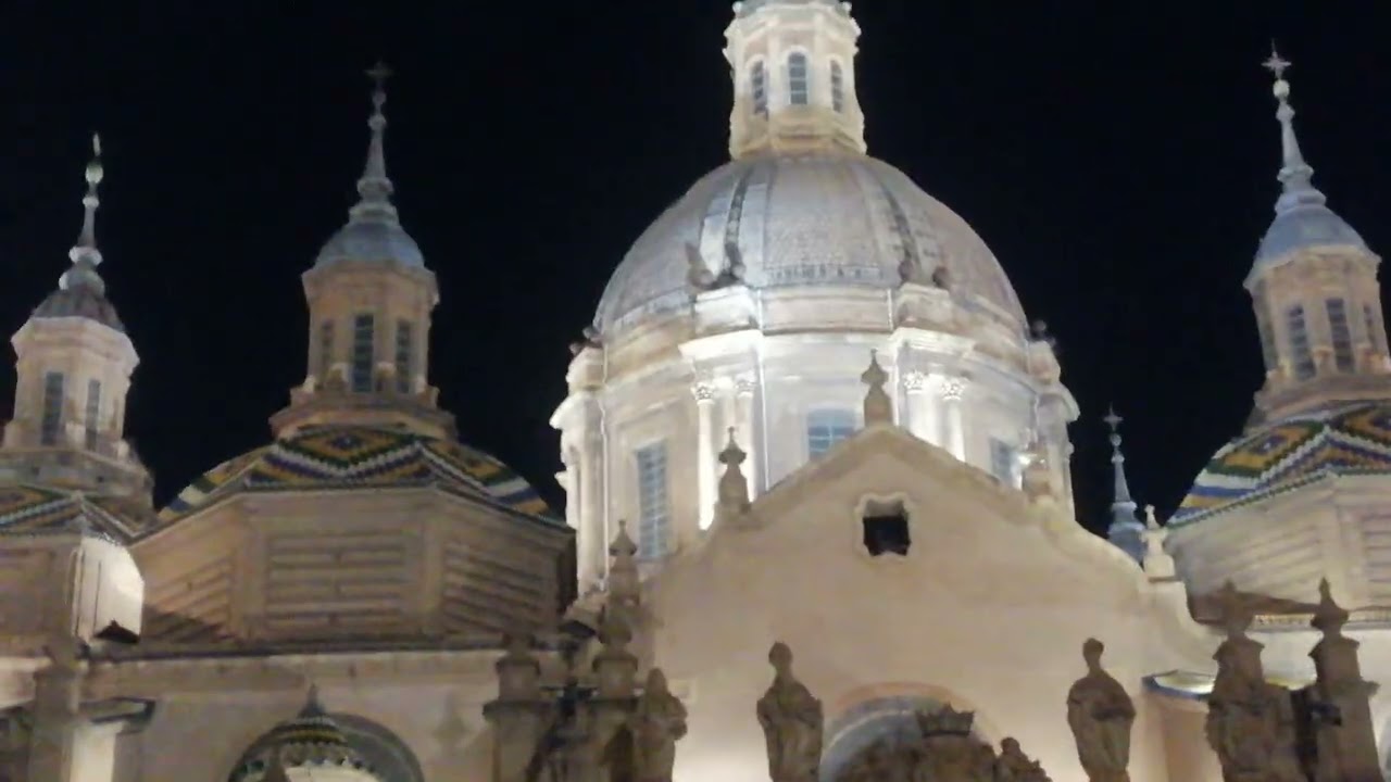 Iglesia del Pilar en Zaragoza, España 