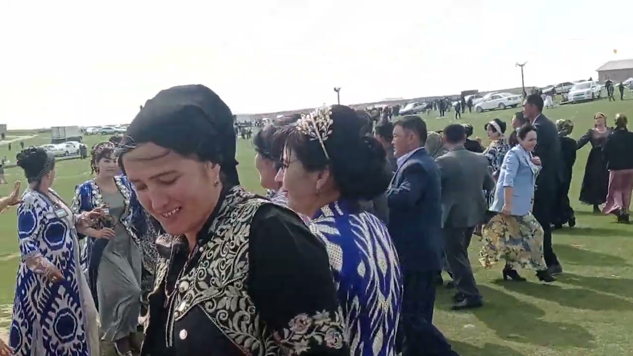 Bahrom Mahmudzoda Chiyali Shov qishlogʻida Navroʻz saylida...