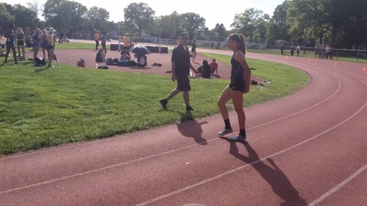 Sydney McLaughlin of Union Catholic smashes the 200 meet record with the No. 3 time in state history