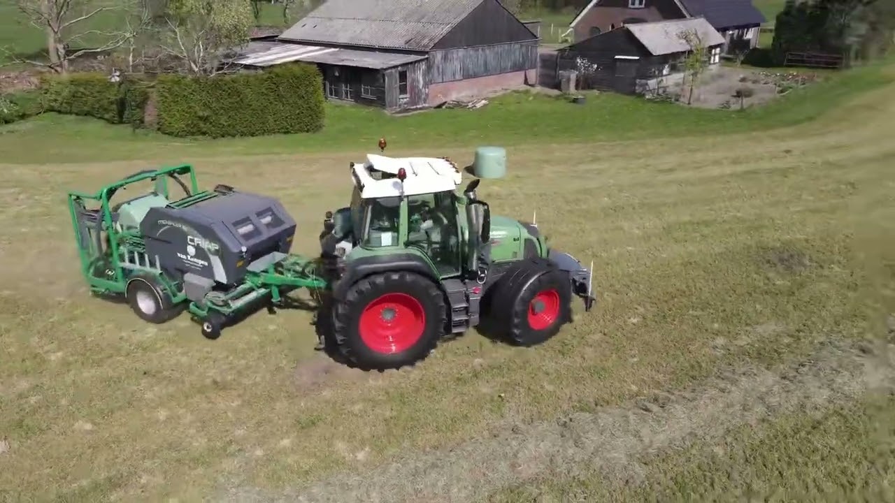 Van kempen fourage en transport aan het midi balen persen met een Fendt 415 criap midibaler 85 2022