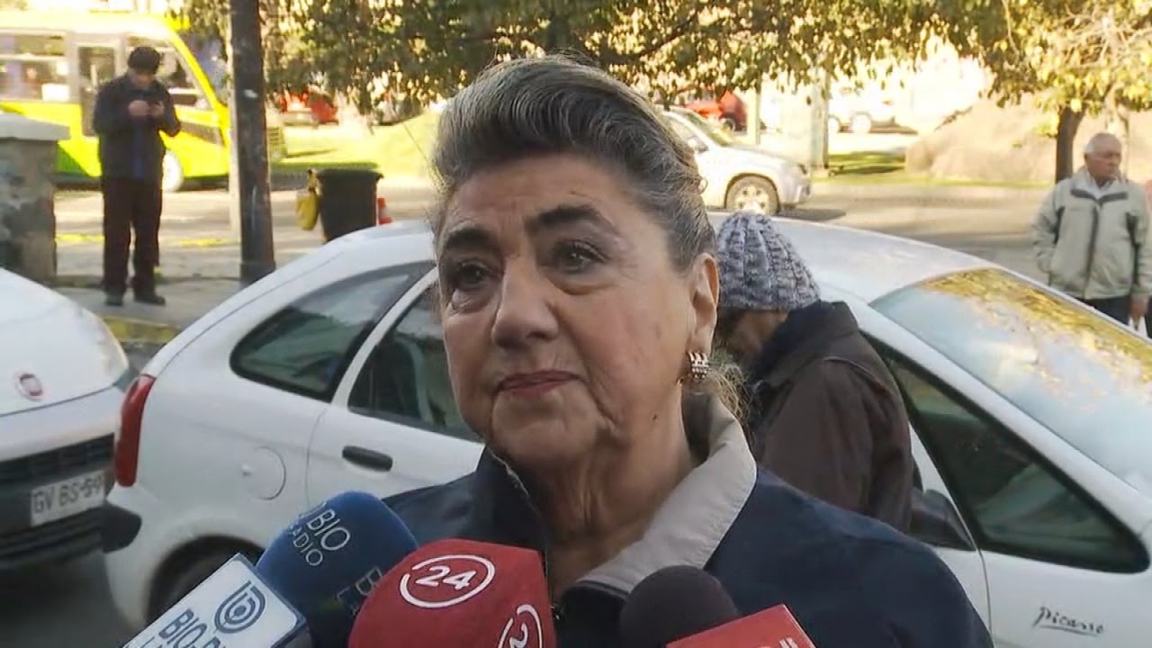 Virginia Reginato llor&oacute; al ver lo da&ntilde;ado que qued&oacute; el reloj de flores de Vi&ntilde;a del Mar