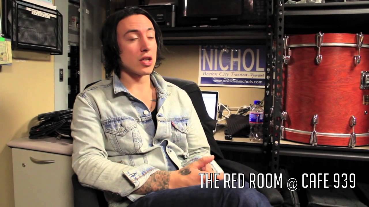 Artist interview with Noah Gundersen at The Red Room @ Cafe 939