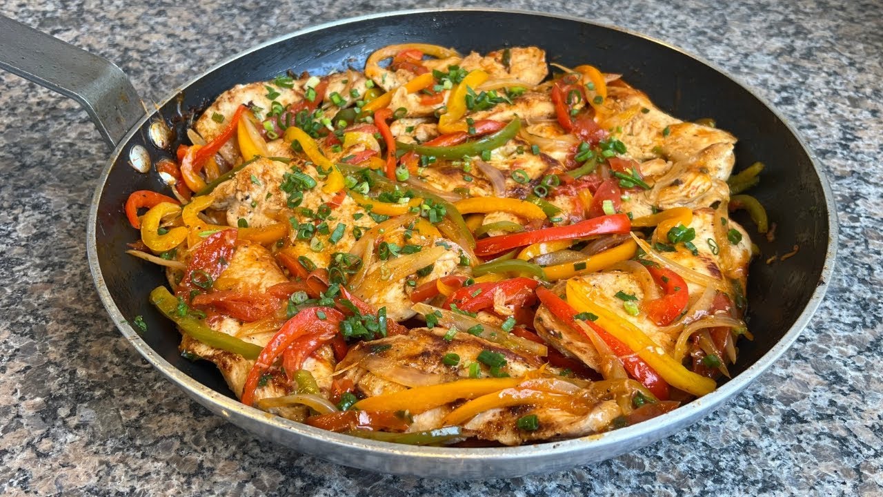 Filé de Frango ao Molho de Pimentão | Delícias da Eleni