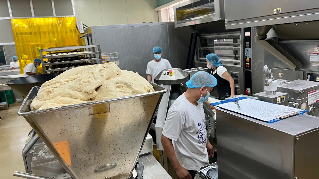 Pinaka Hi -Tech, Pinaka Malaking Nutribun Factory using Kalabasa at Goat's Milk!