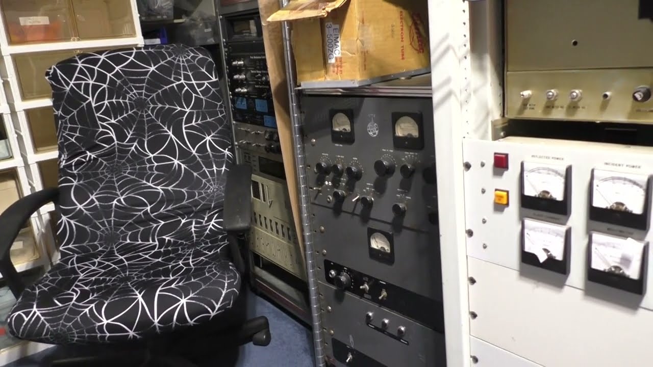 Ранний QSO с печально известной 27-й парой на Icom 7300 + Globe King 500 в конце. Приём сигнала о...