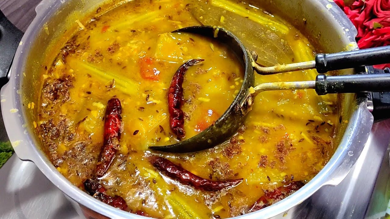 ପୁରା ମନ୍ଦିର ଡାଲମା ପରି ବନାନ୍ତୁ ଦେଶୀ ମୁଗ ଡାଲମା(ଓ ଡାଲମା ମସଲାଗୁଣ୍ଡ) ଅରୁଆ ଭାତରେ ଜମିବ/MUGA DALMA RECIPE