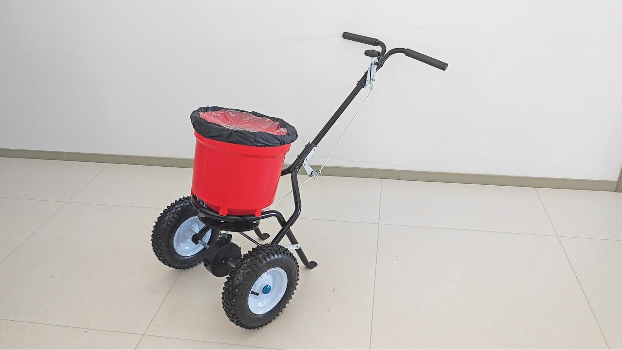 EAGWON 50lb Broadcast Spreader Installation Video