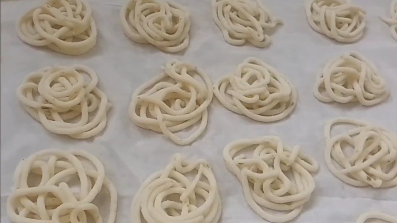 முறுக்கு வத்தல் செய்யறது இவ்ளோ ஈஸியா/murukku vathal recipe/vadam