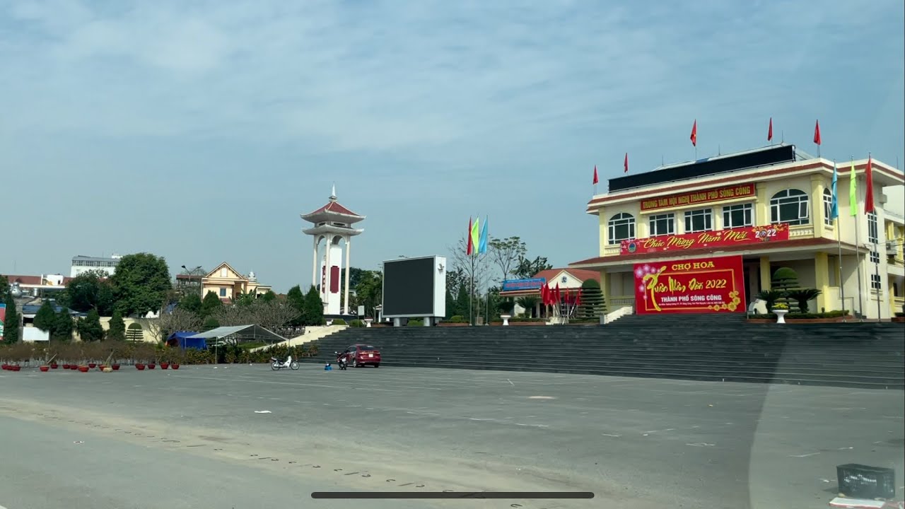 Đường phố thành phố sông công ngày cuối năm