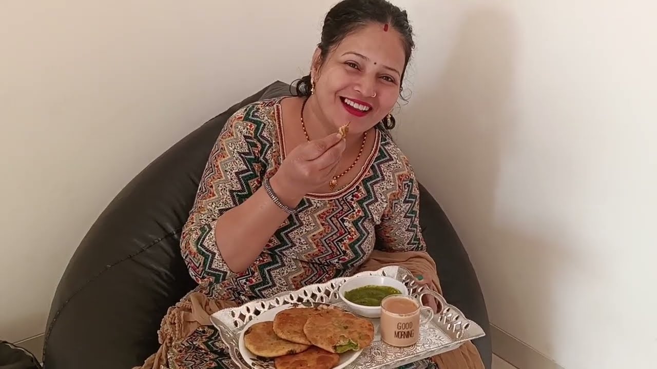 Hari matar ki puri aur chai – perfect combo ☕ recipe #HarimatarKiPuri #GreenPeasPuri #DesiFood🫶🏻