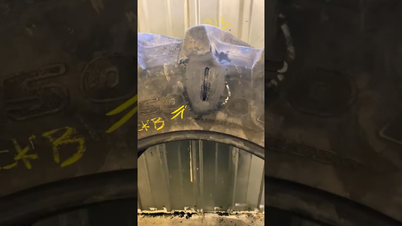 Ремонт шин трактора #hardgrouplive #ремонтшин #ukraine #шиномонтаж #agriculture #шини #shorts