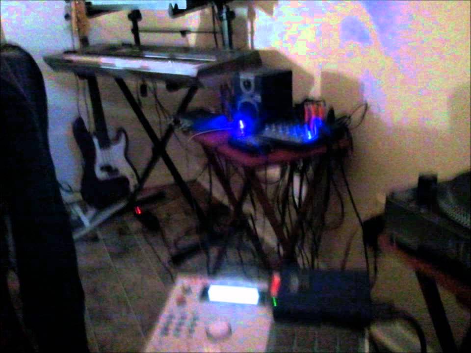 MPC 2000 BASS VIBES
