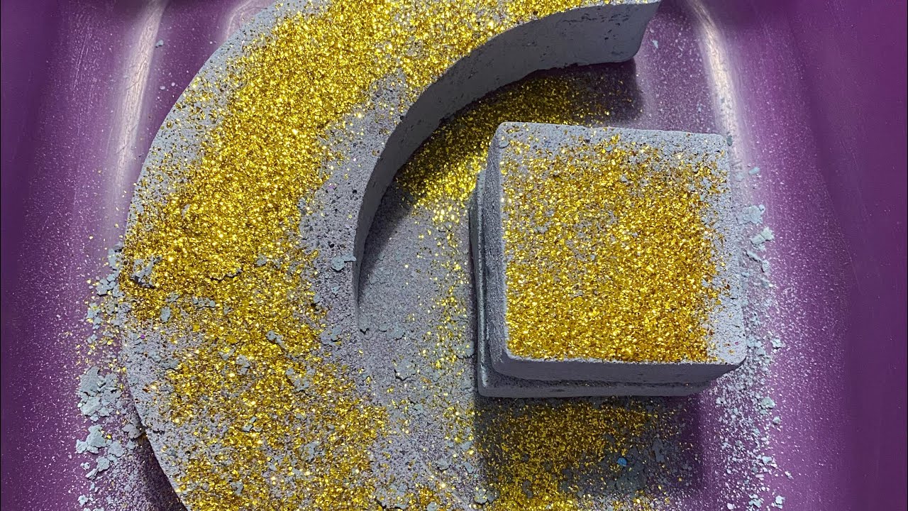 Grey for your Sunday 🩶✨💛🌙 #happysunday 