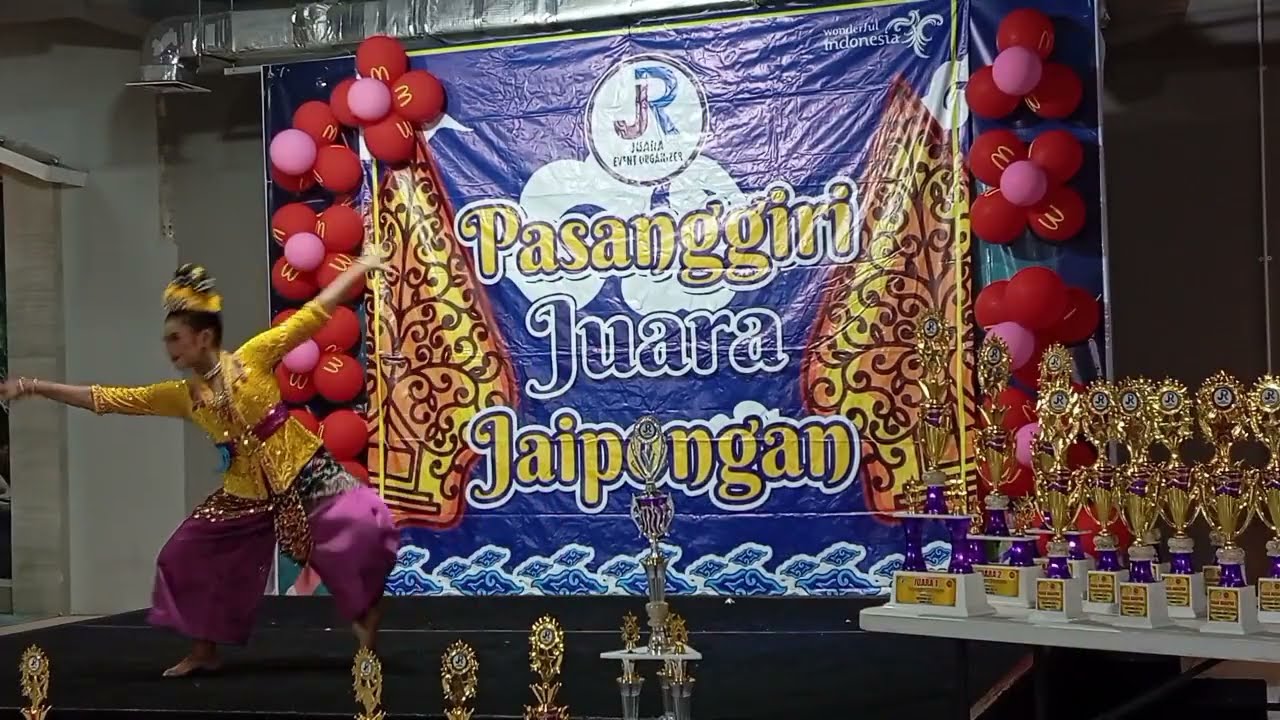 AMIRA JUARA UMUM DI PASANGGIRI JUARA JAIPONG MCD-KINGS BDG  || DWI MANUHARA