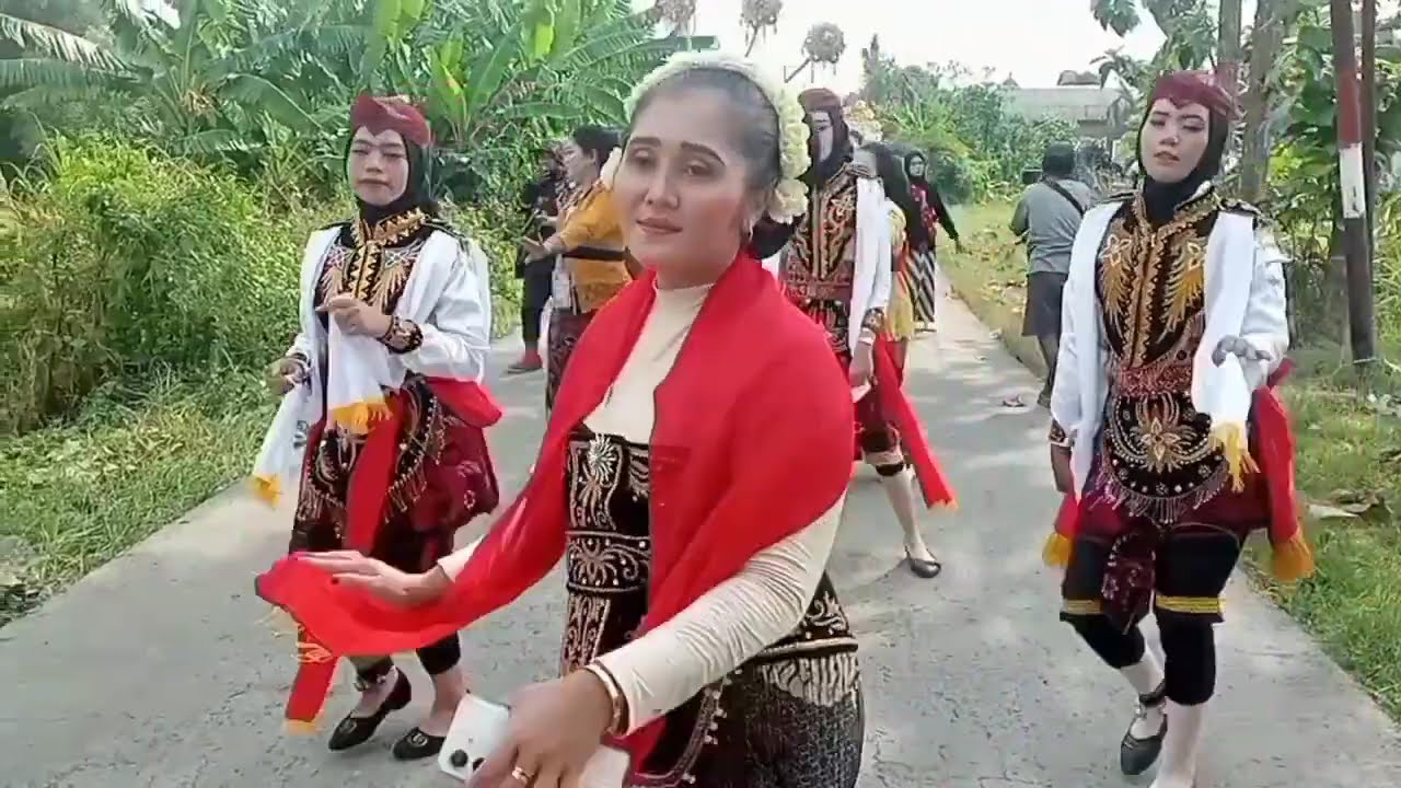 Khusus dewasa !! Karnaval desa Ngasem Lemahbang ngimbang Lamongan #210825