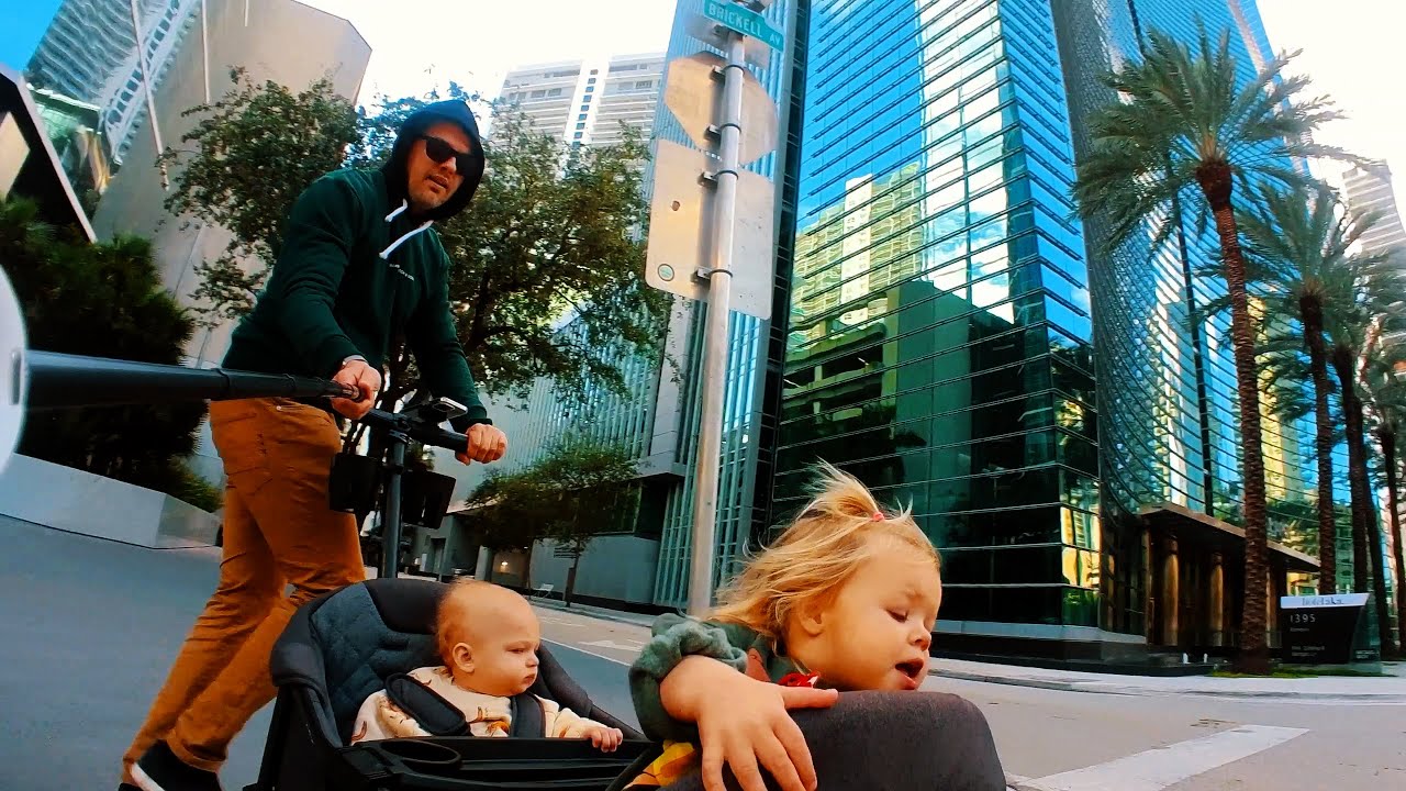 During the morning walk, Naomi pulls the Veer cruiser with David all by herself.