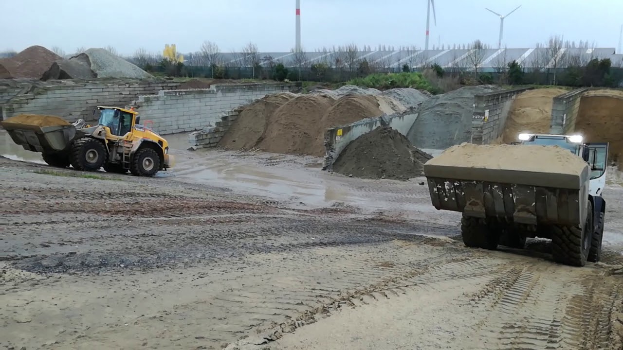Liebherr 576 Xpower Vs Volvo L180H