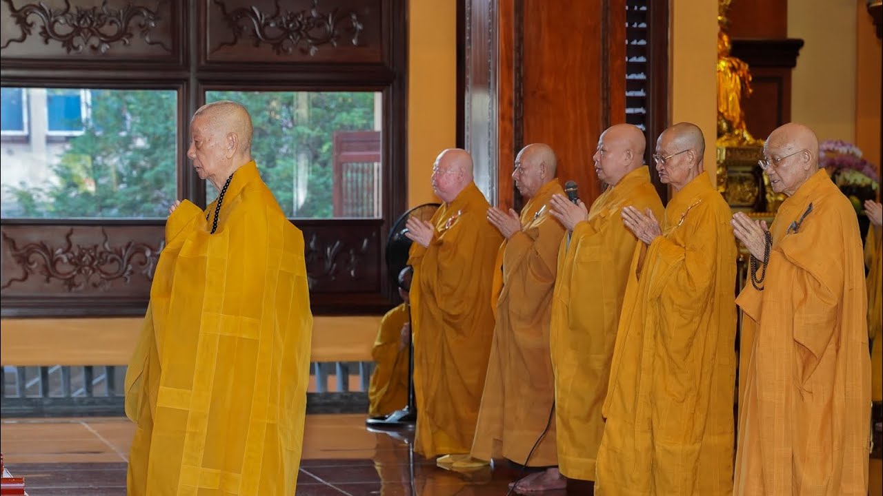 Đức Ph&aacute;p chủ GHPGVN quang l&acirc;m Việt Nam Quốc Tự nh&acirc;n Ng&agrave;y Trưởng tịnh của chư Tăng tại TP.HCM