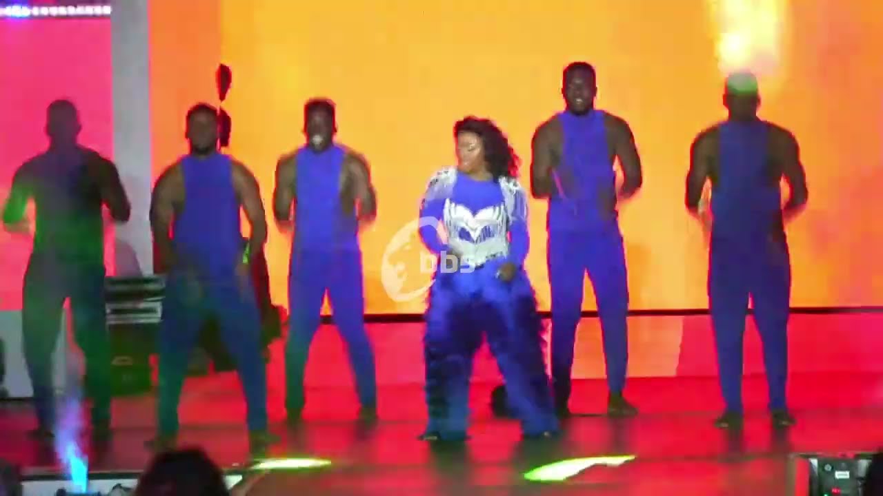 Rema awadde abawagizi ‘Sampo’ y’amazina ebakubizza enduulu empitirivu.#MelodiesOfLove