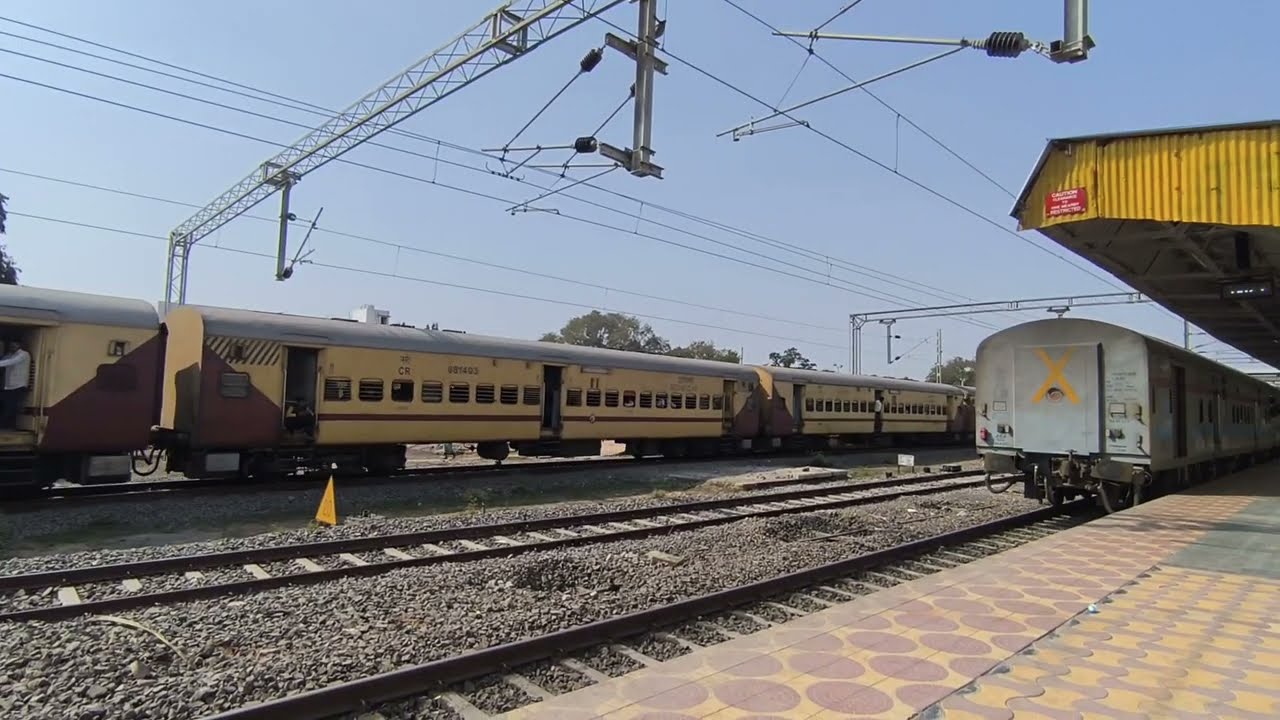 ARRVING & DEPARTURE 11410 NIZAMABAD - PUNE EXPRESS FROM AHILYA NAGAR JN 
