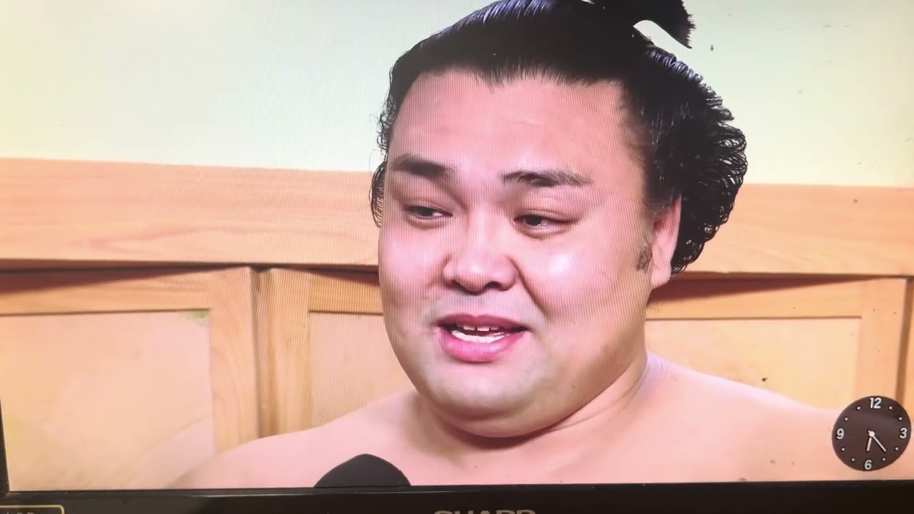 大相撲　令和8年大阪場所　関脇霧島優勝インタビュー