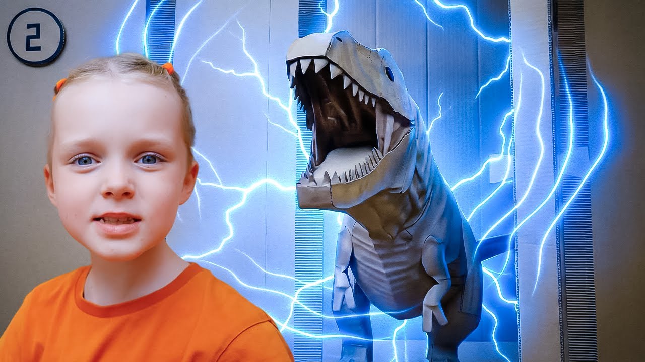 Ztraceni v kině Karton 🎥😲Dinosauři, roboti a zábava📦