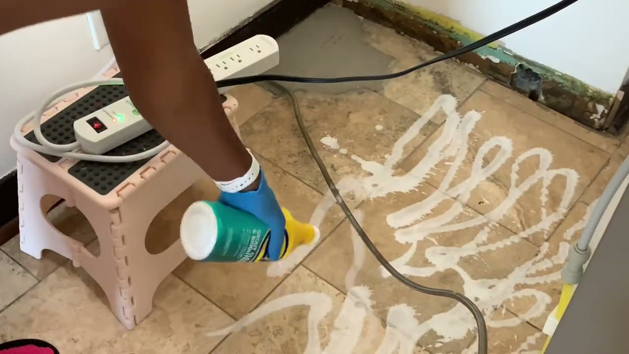 Home Updates Series! 🏡 Sunroom Caulk Prep Part II | Kitchen Floor Clean & Refresh