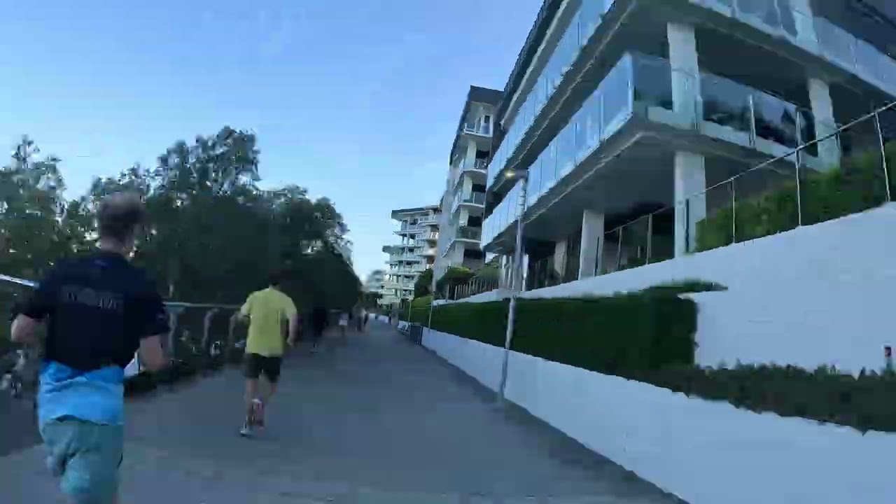 Hamilton to Brisbane - Bike track by the water