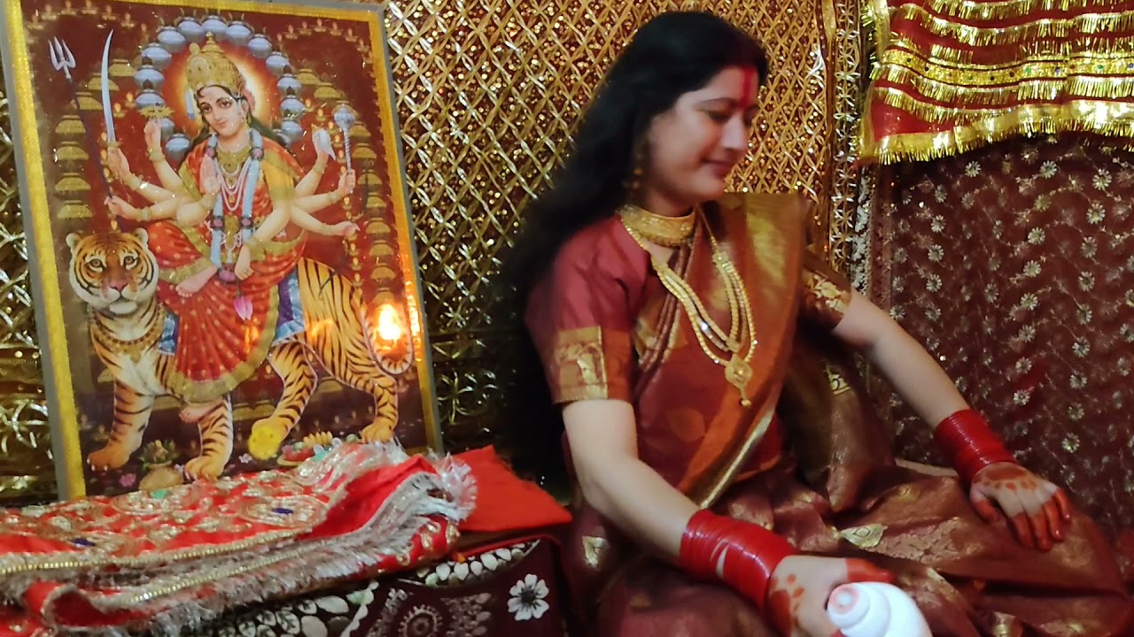 आरती माँ दुर्गा जी की ,शंख की कर्णप्रिय ध्वनि मन को मुदित कर देती है आप सब भी आनंद लें 9802360500