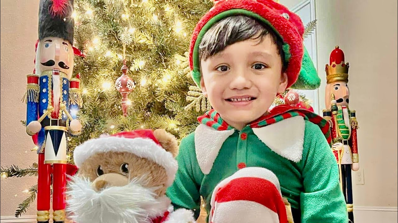 Opening Christmas presents 🎅(2025)