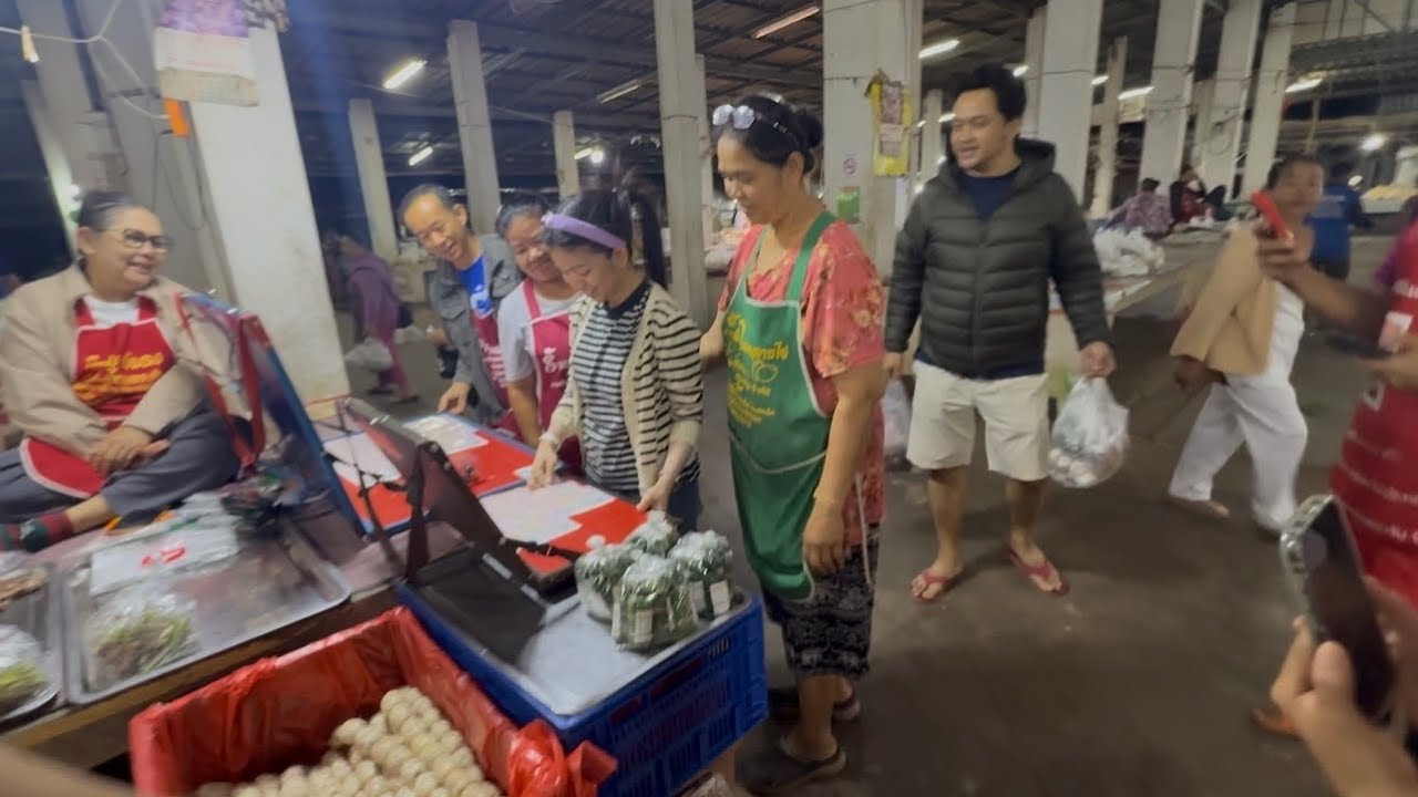แตกตื่นกันทั้งตลาดเช้านี้ที่บึงกาฬ #อุ๋งอิ๋งเพชรบ้านแพง 16 มีนาคม 2569