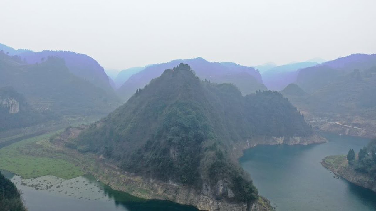 原来阿哥的老家也是个风水宝地啊，航拍离开了20多年的故乡