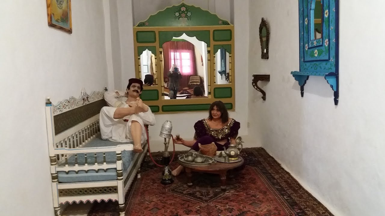L'INCONTOURNABLE  MUSEE  DE GUELLALA SUR L'ILE DE DJERBA EN TUNISIE