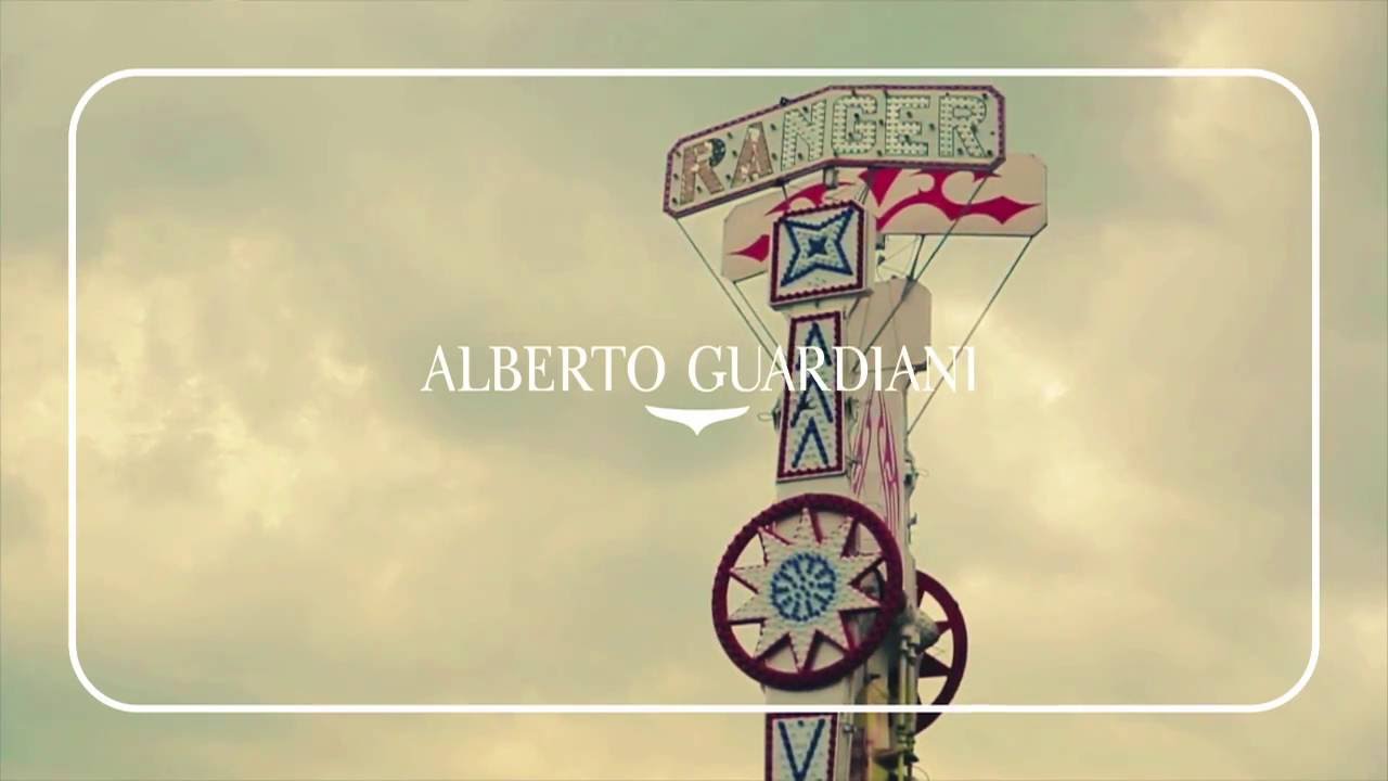 Alberto Guardiani FW16_17 ADV Campaign - #Candidshot: a Saturday Night at Fun Fair